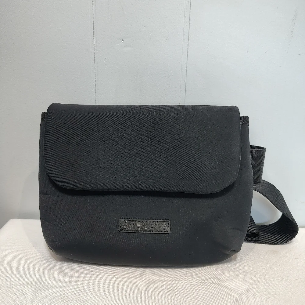 Athleta‎ Diem Belt Bag Black Fanny Pack Crossbody Small